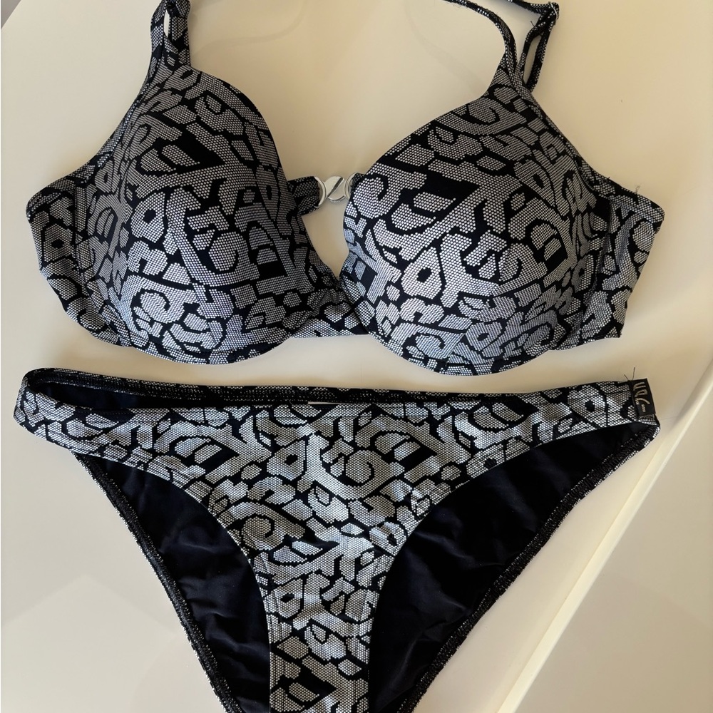 Elegant Black and Gray Women's Bikini Set